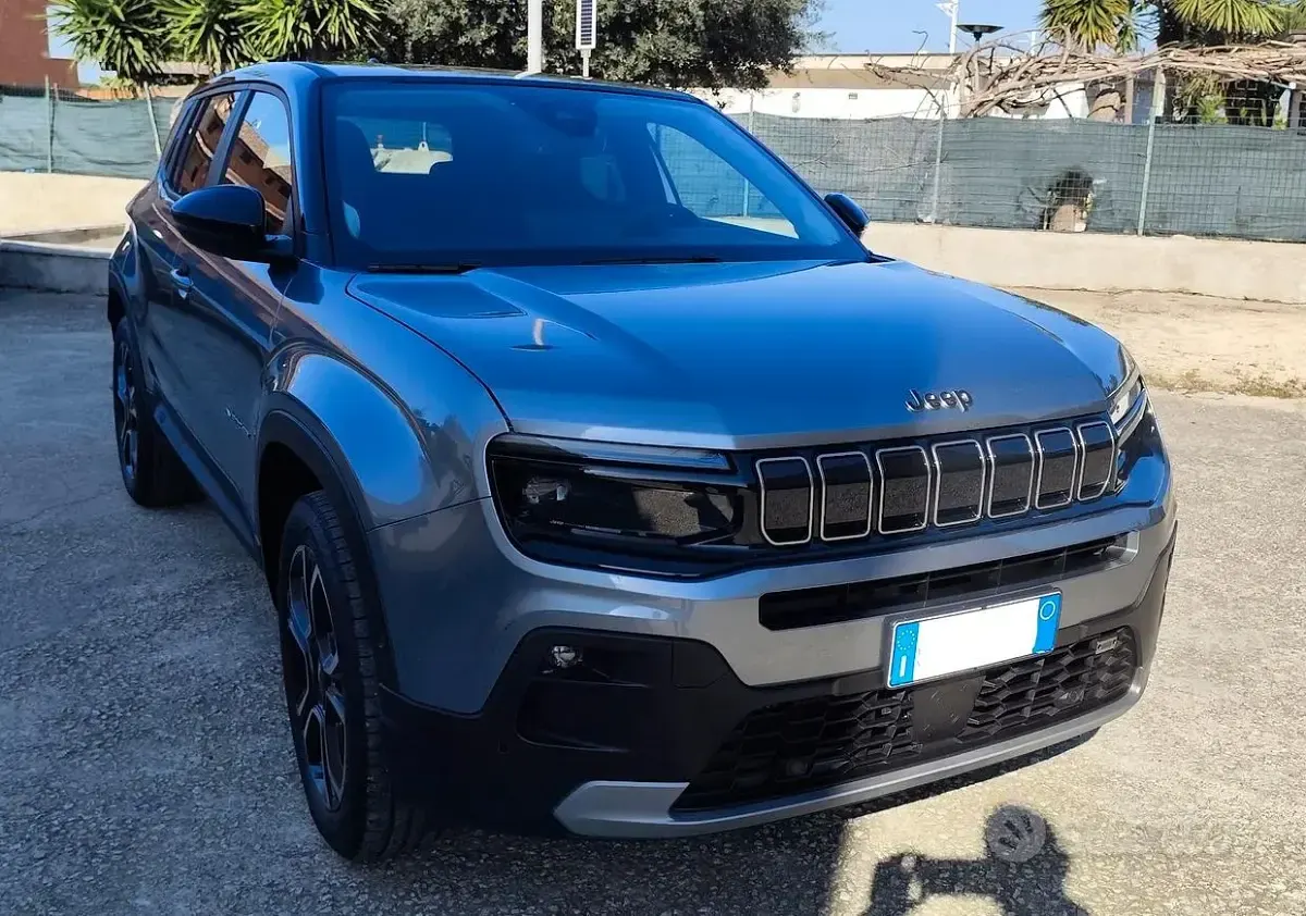 Usata Jeep Avenger Summit 101 CV (74 kW) 2023 Grigio SUV
