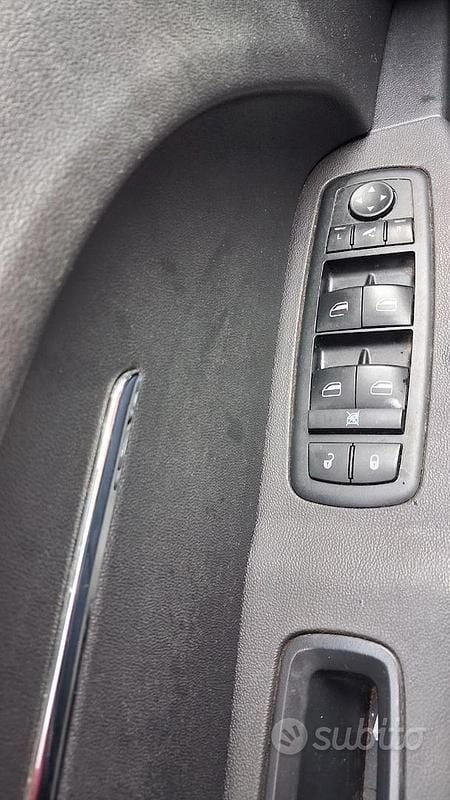 Usata Dodge Journey 140 CV (102 kW) 2008 Nero SUV