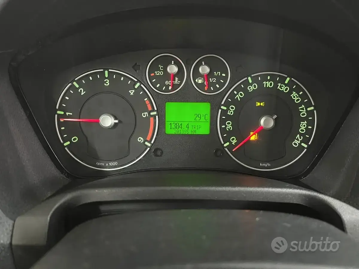 Usata Ford Fiesta Ghia 68 CV (50 kW) 2007 Grigio Utilitaria