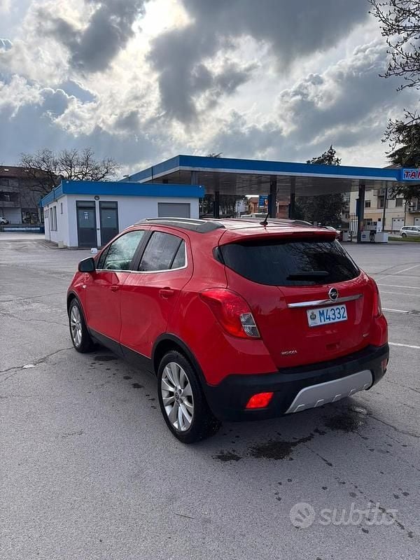 Usata Opel Mokka Cosmo 131 CV (96 kW) 2015 Rosso SUV