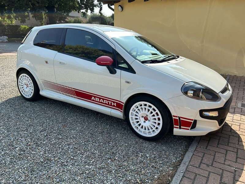 Usata Abarth Punto Evo 165 CV (121 kW) 2011 Bianco Utilitaria