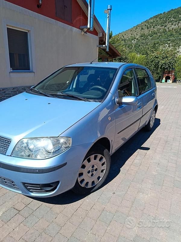 Usata Fiat Punto 60 CV (44 kW) 2007 Blu Berlina