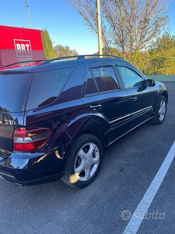 Usata Mercedes ML320 224 CV (164 kW) 2006 Blu SUV