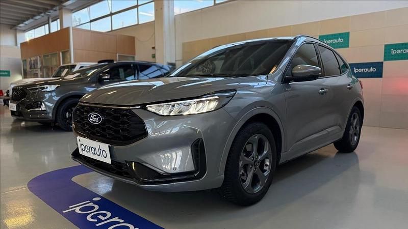 Usata Ford Kuga ST-Line 180 CV (132 kW) 2025 Grigio pastello SUV