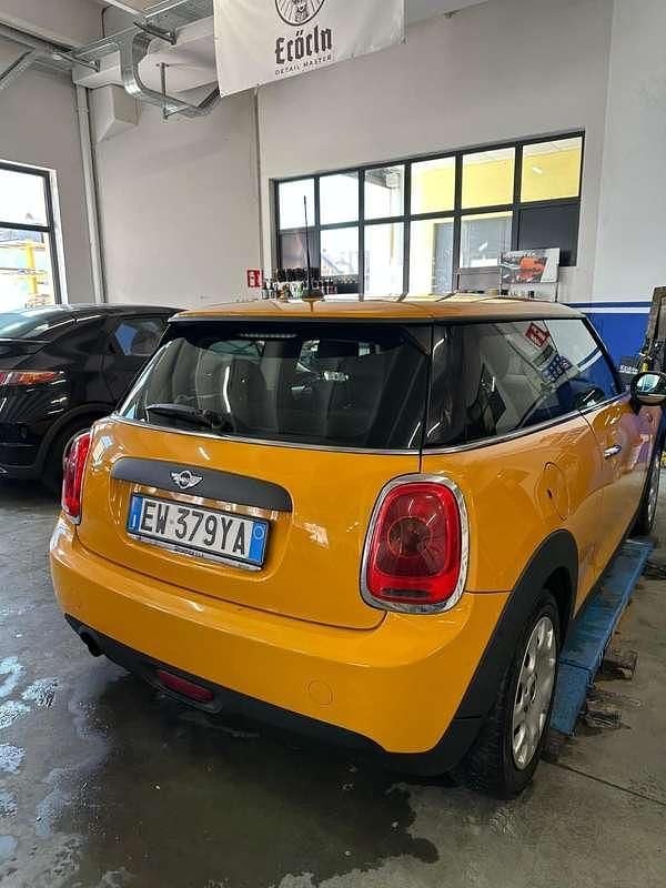Usata Mini ONE 102 CV (75 kW) 2014 Arancione Utilitaria