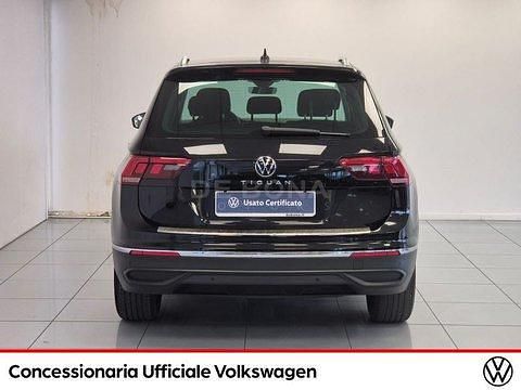 Usata VW Tiguan Life 131 CV (96 kW) 2023 Nero SUV