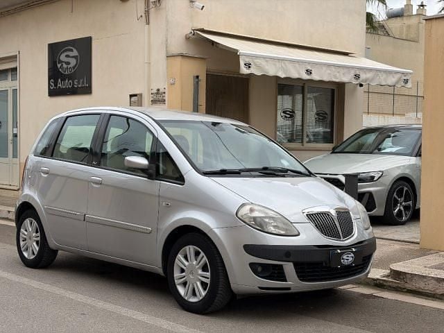 Usata Lancia Musa 95 CV (69 kW) 2005 Argento Monovolume