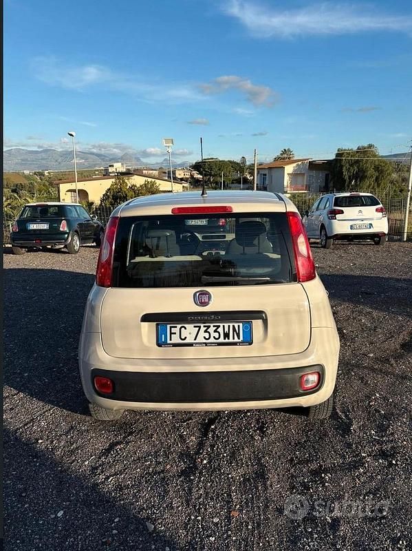Usata Fiat Panda Lounge 69 CV (50 kW) 2016 Beige Utilitaria