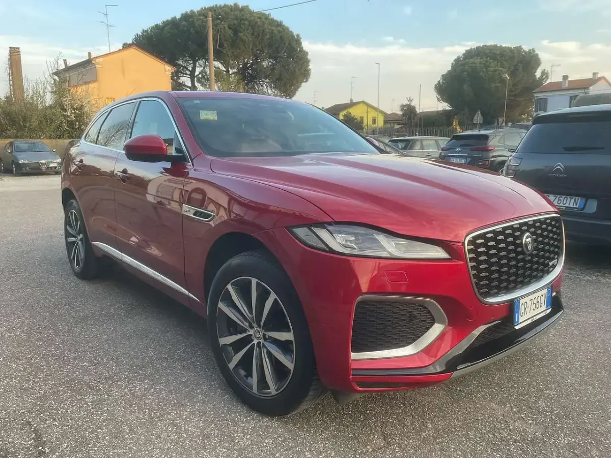 Usata Jaguar F-Pace R-Dynamic 204 CV (150 kW) 2023 Rosso SUV