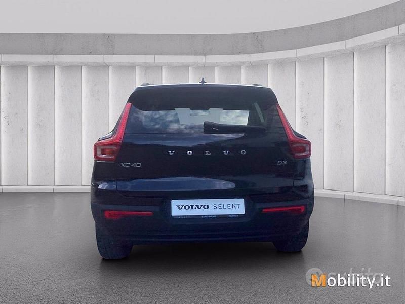 Usata Volvo XC40 Business Edition 150 CV (110 kW) 2018 Nero SUV