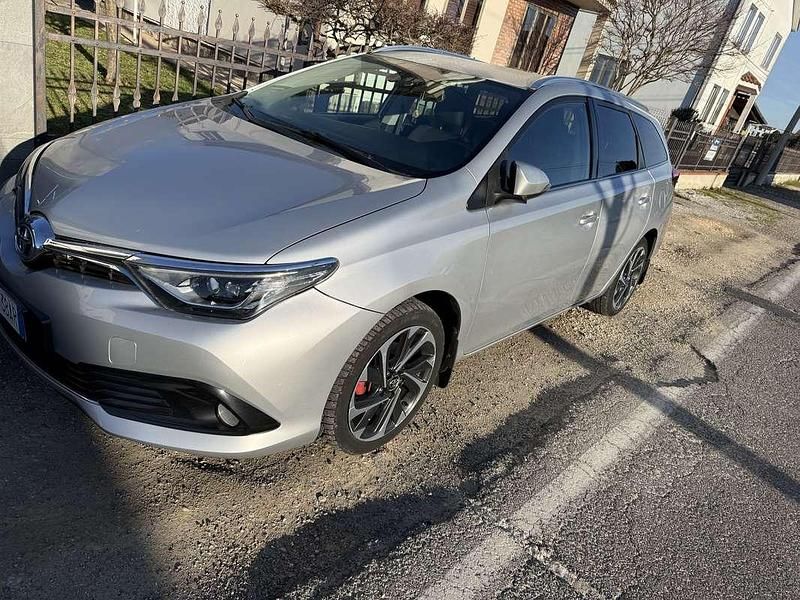 Usata Toyota Auris Lounge 90 CV (66 kW) 2015 Station wagon