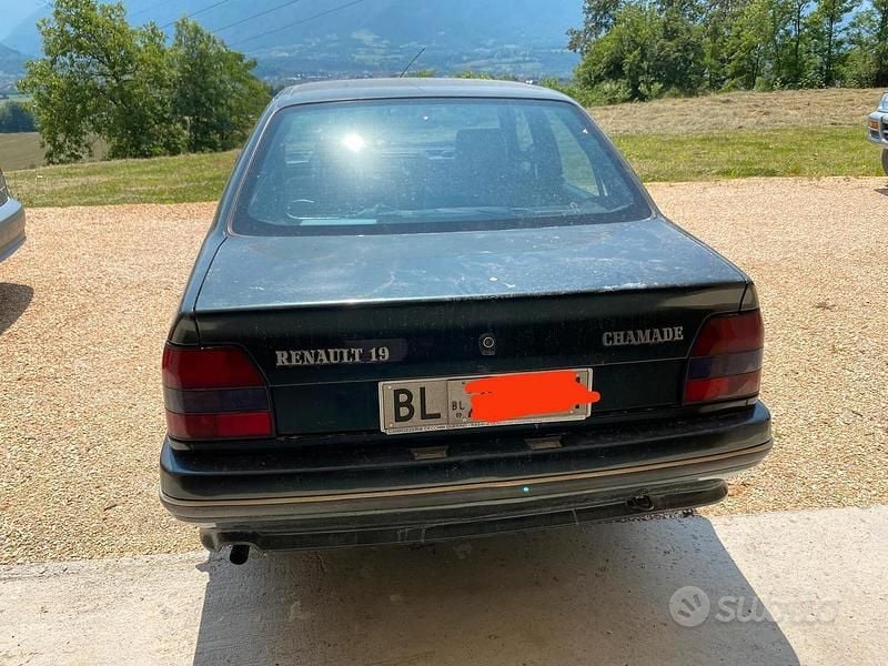 Usata Renault 19 77 CV (56 kW) 1992 Verde Berlina