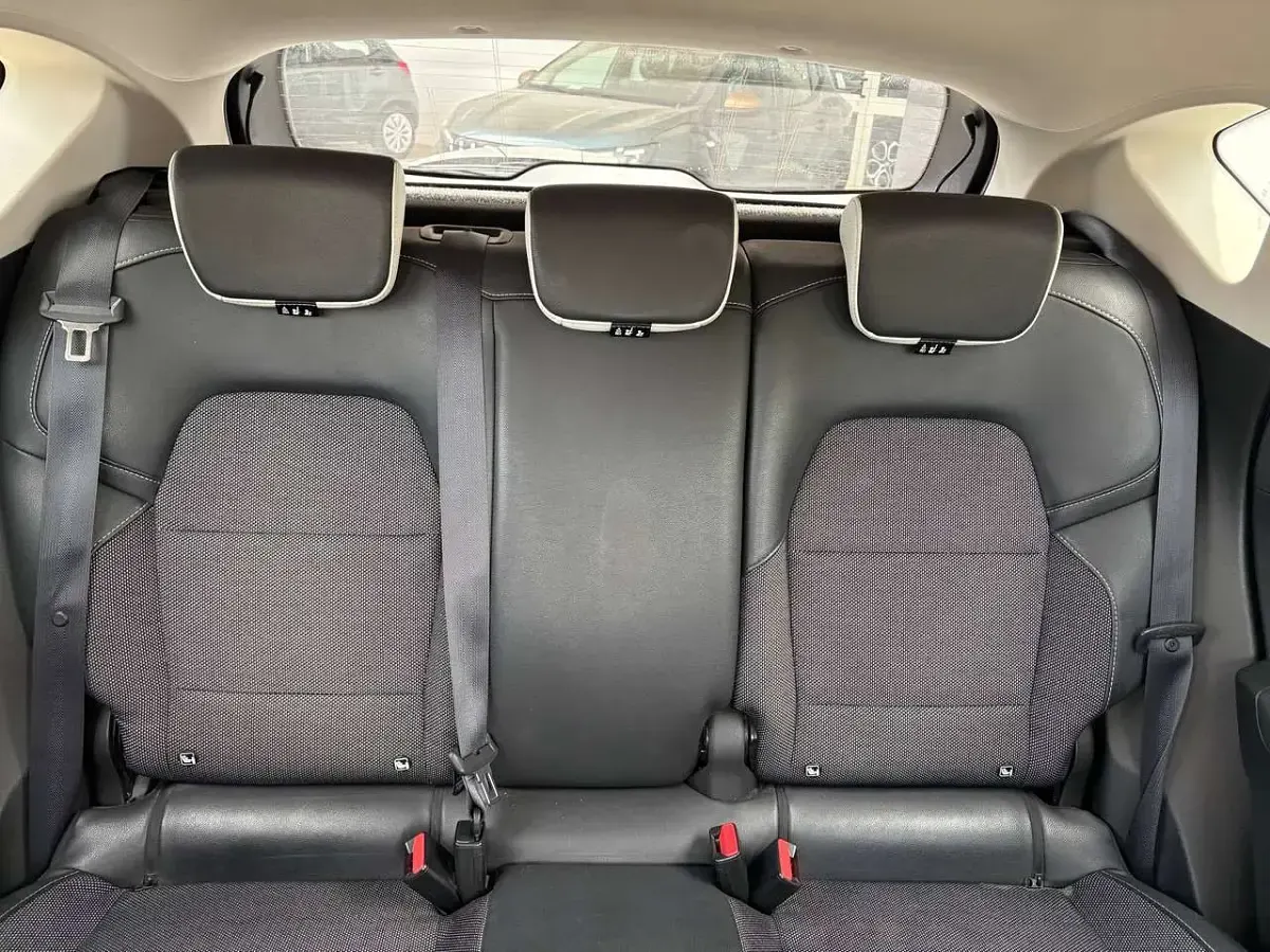 Usata Renault Captur Intens 101 CV (74 kW) 2023 Grigio cassiopea SUV