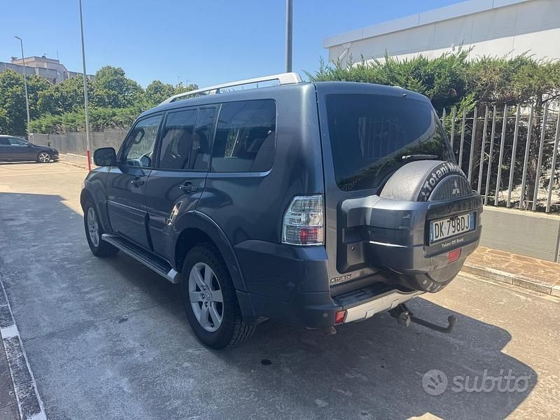 Usata Mitsubishi Pajero Instyle 170 CV (125 kW) 2008 Grigio SUV