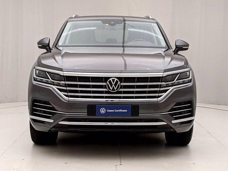 Usata VW Touareg Elegance+ 231 CV (169 kW) 2021 Grigio SUV