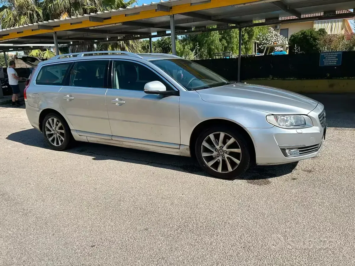 Usata Volvo V70 Summum 150 CV (110 kW) 2015 Grigio Station wagon