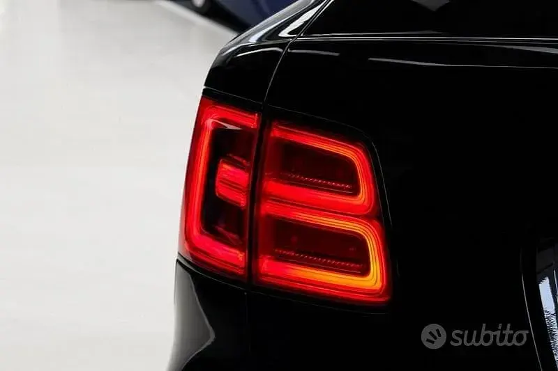 Usata Bentley Bentayga 608 CV (447 kW) 2016 Nero SUV