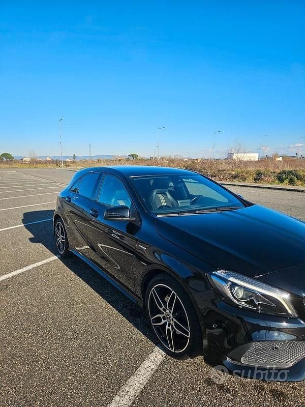 Gebraucht Mercedes A180 Premium 109 PS (80 kW) 2017 Schwarz Limousine