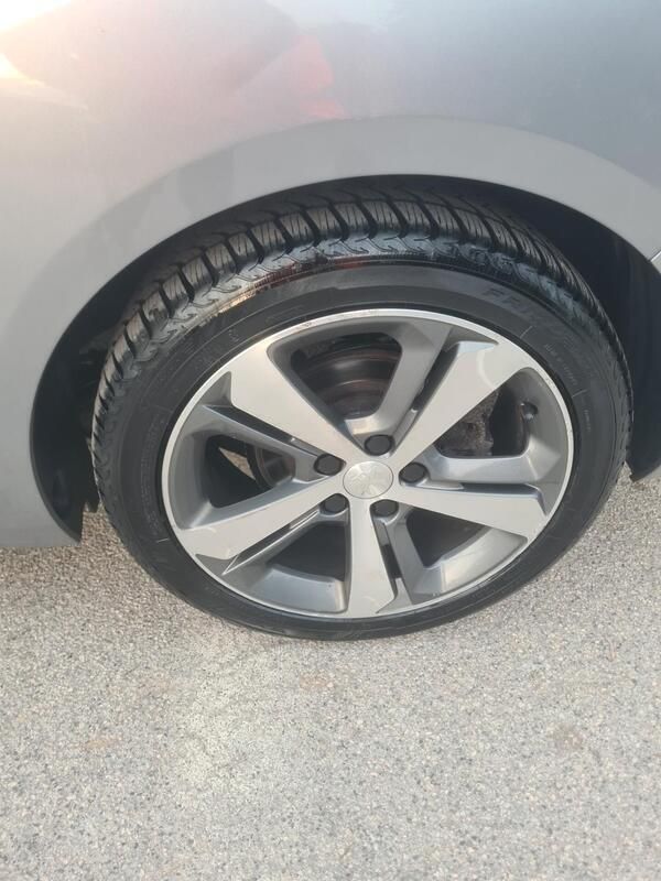 Usata Peugeot 208 GT-line 120 CV (88 kW) 2019 Grigio Utilitaria