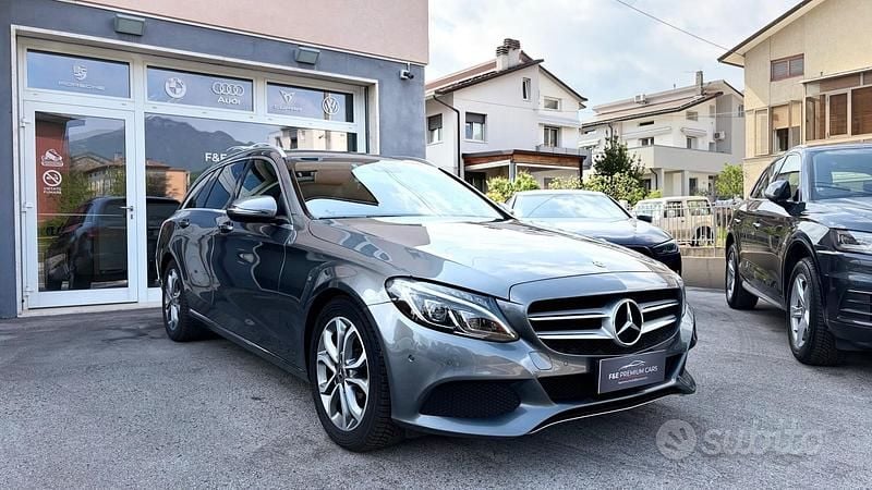 Usata Mercedes C220 Premium 170 CV (125 kW) 2018 Grigio Station wagon