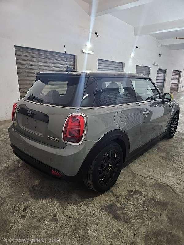 Usata Mini Cooper SE 75 kW (102 CV) 2021 Utilitaria