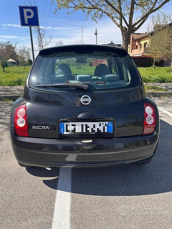 Usata Nissan Micra 2005 Nero Utilitaria