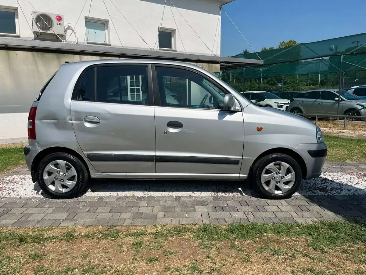 Usata Hyundai Atos Prime 58 CV (42 kW) 2004 Grigio Utilitaria