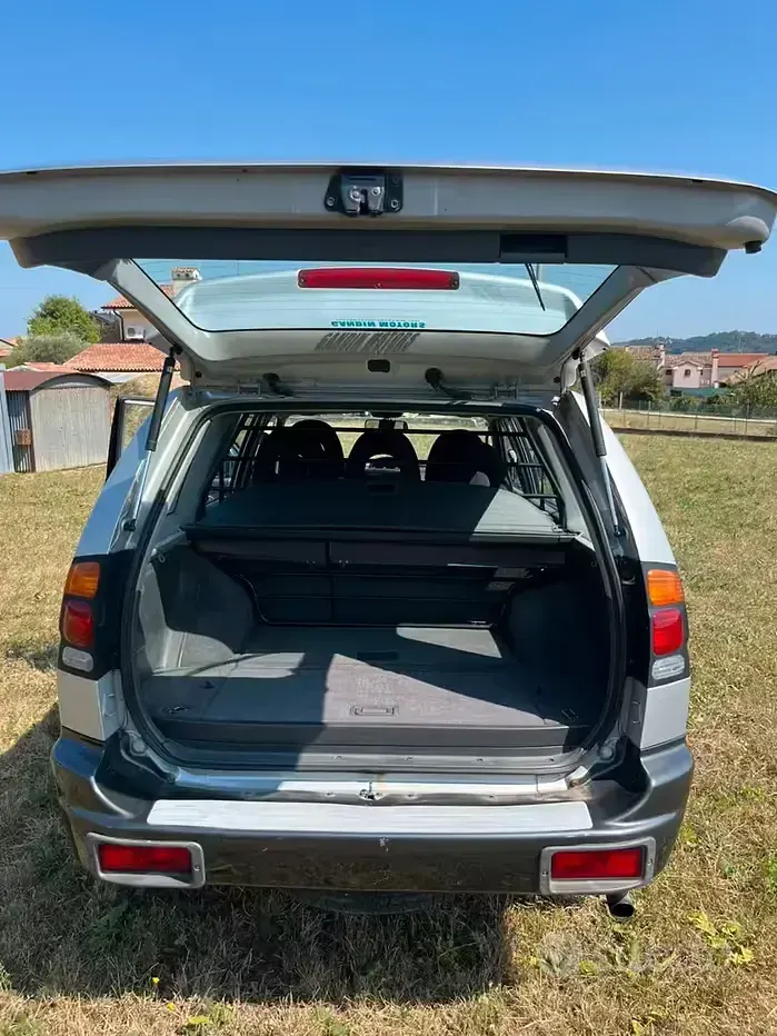 Usata Mitsubishi Pajero 115 CV (84 kW) 2001 Grigio SUV