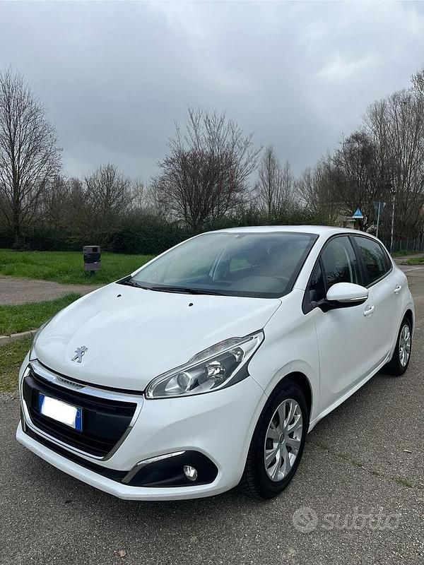 Usata Peugeot 208 2018 Utilitaria