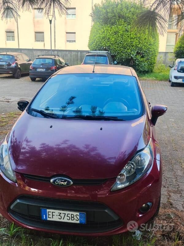 Usata Ford Fiesta 2011 Rosso Utilitaria