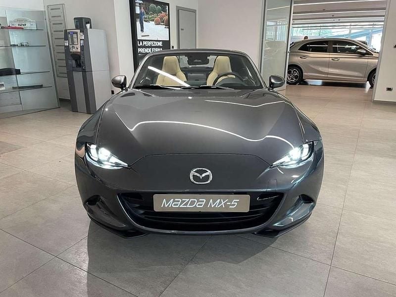 Nuova Mazda MX5 Kazari 132 CV (97 kW) 2026 Machine grey Cabrio