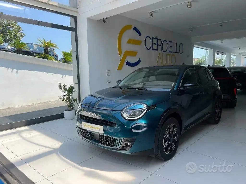 Usata Fiat 600 136 CV (100 kW) 2025 Blu metallizzato SUV