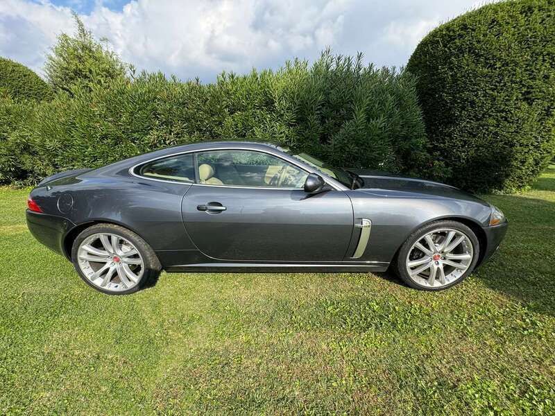 Usata Jaguar XK R 416 CV (305 kW) 2007 Grigio Coupé