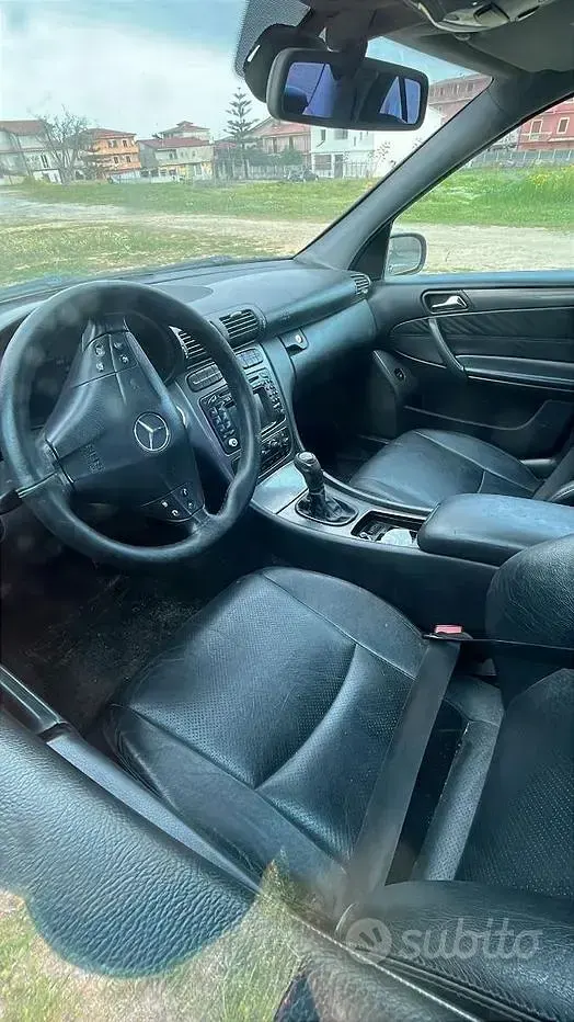 Usata Mercedes C220 150 CV (110 kW) 2004 Bluazzurro Berlina
