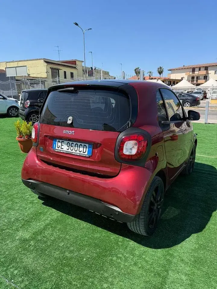 Usata Smart ForTwo Coupé Pulse 41 kW (56 CV) 2021 Rosso Utilitaria