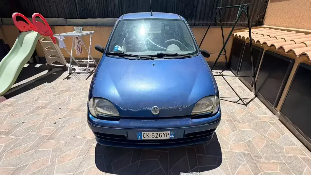 Usata Fiat 600 54 CV (39 kW) 2004 Bluazzurro Berlina