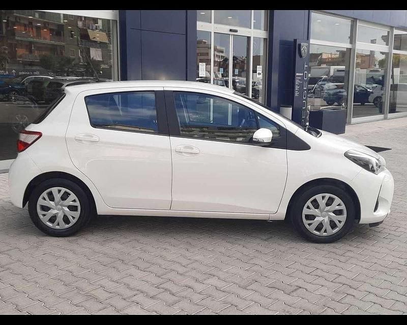 Usata Toyota Yaris Active 72 CV (52 kW) 2020 Bianco Berlina