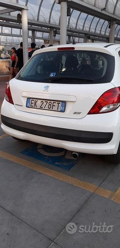 Usata Peugeot 207 2012 Bianco Utilitaria