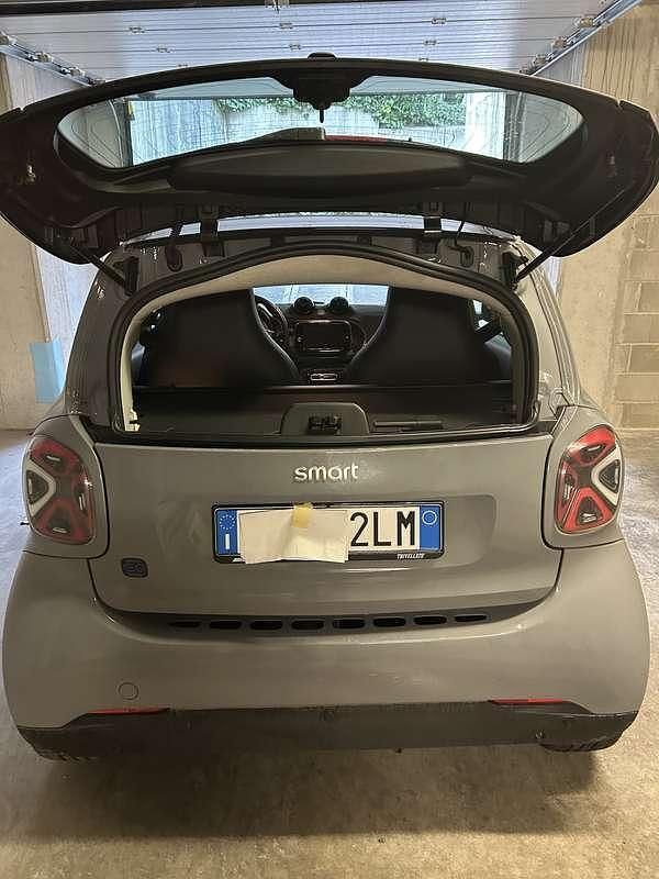 Usata Smart ForTwo Coupé 61 kW (84 CV) 2021 Grigio Utilitaria