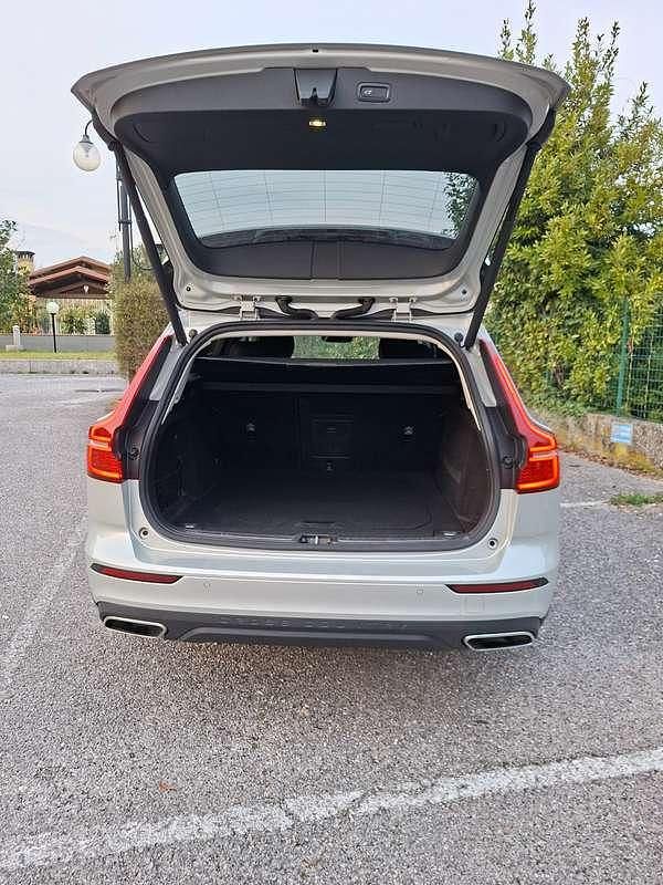 Usata Volvo V60 CC 190 CV (139 kW) 2019 Grigio Station wagon