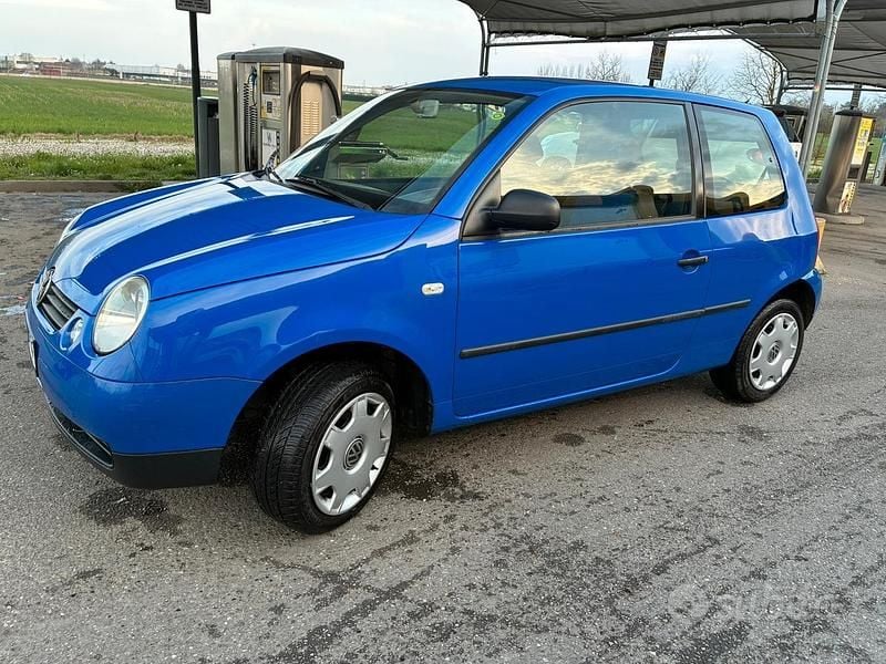 Usata VW Lupo Trendline 50 CV (36 kW) 2000 Blu Utilitaria