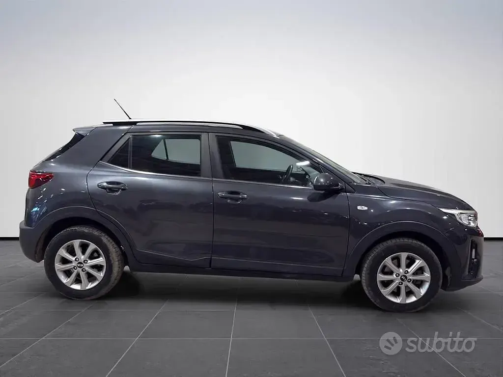 Usata Kia Stonic Style 116 CV (85 kW) 2019 Grigio metallizzato SUV