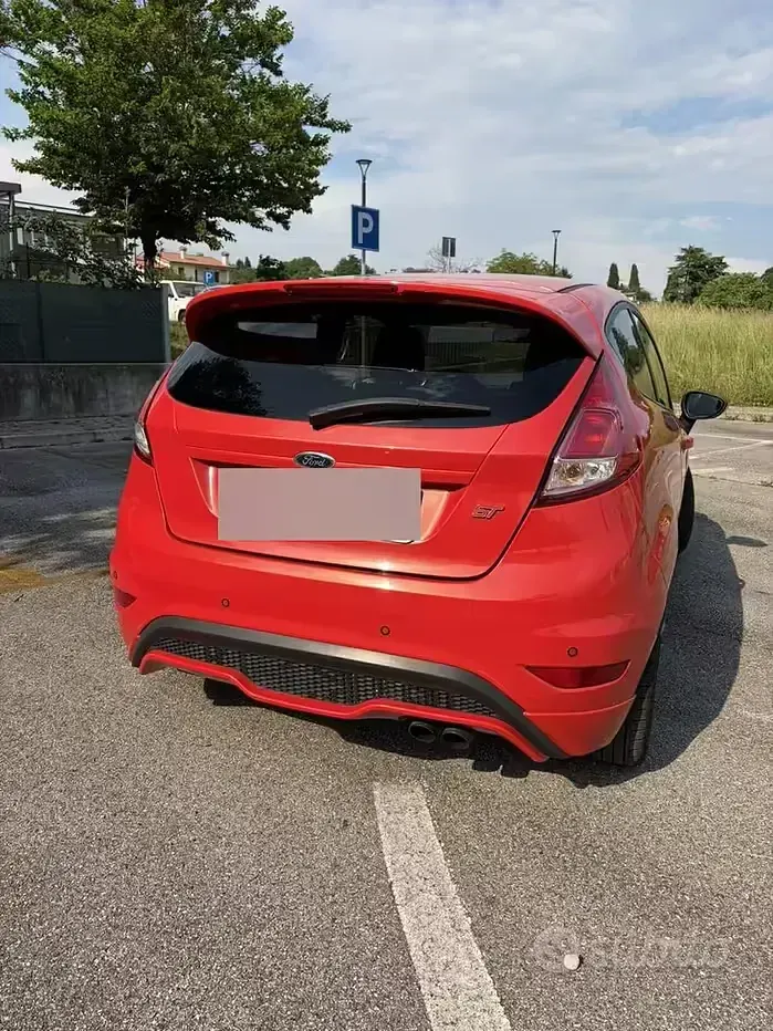 Occasion Ford Fiesta ST 182 PK (133 kW) 2017 Rood Hatchback