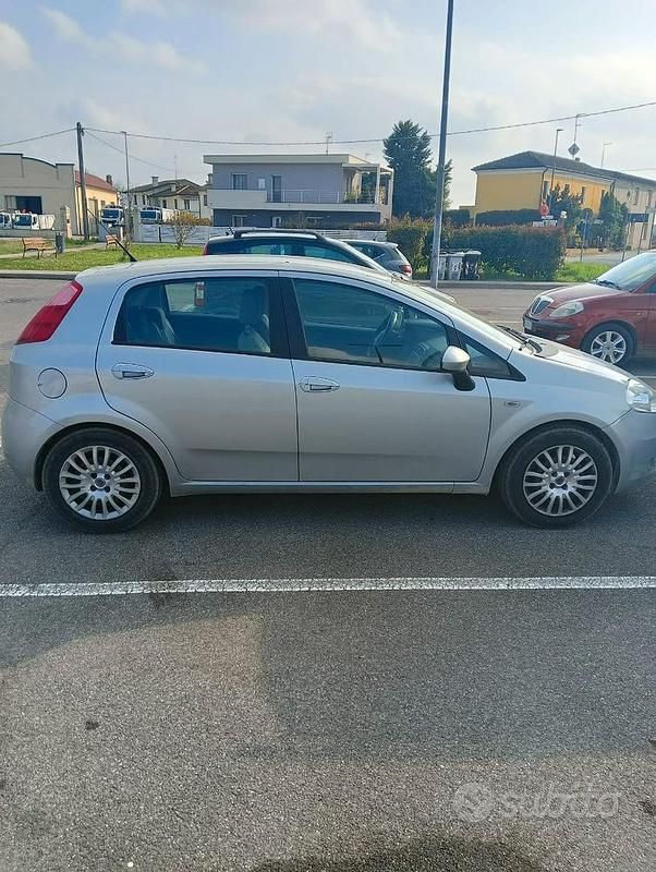 Usata Fiat Grande Punto 2009 Grigio Utilitaria
