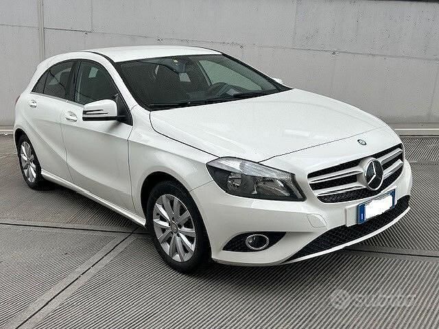Usata Mercedes A180 Executive 108 CV (79 kW) 2015 Bianco Berlina