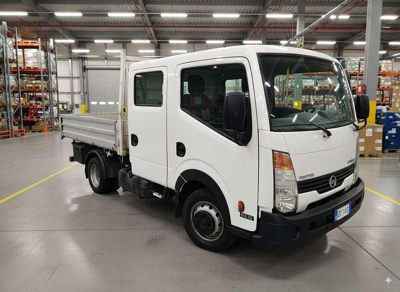 Bianco Usata 2011 Nissan Cabstar Pick-up | 10.500 € (Buon prezzo) - Immagine 1/4
