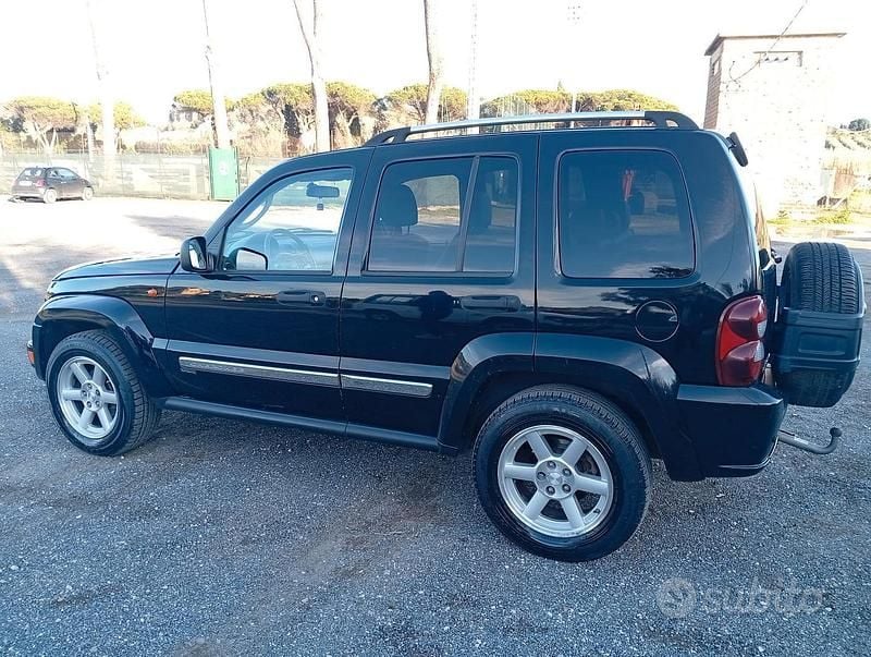 Usata Jeep Cherokee Limited 163 CV (119 kW) 2007 Nero SUV