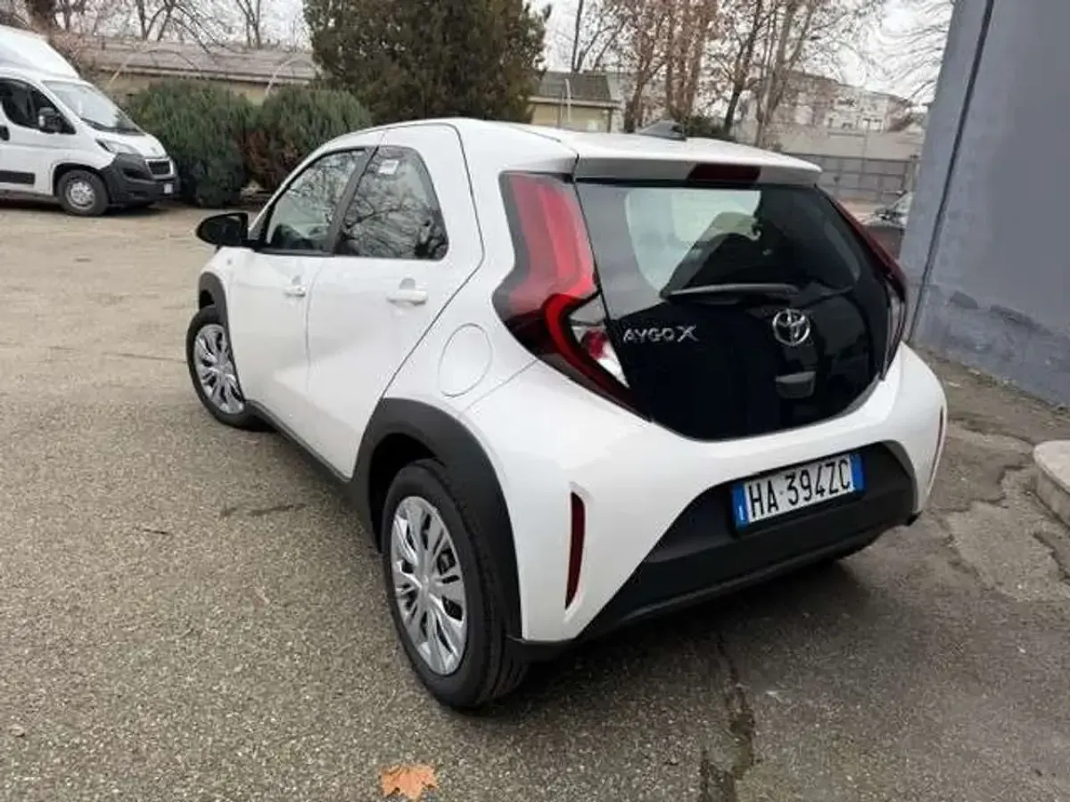 Nuova Toyota Aygo X Active 72 CV (52 kW) 2025 Bianco SUV