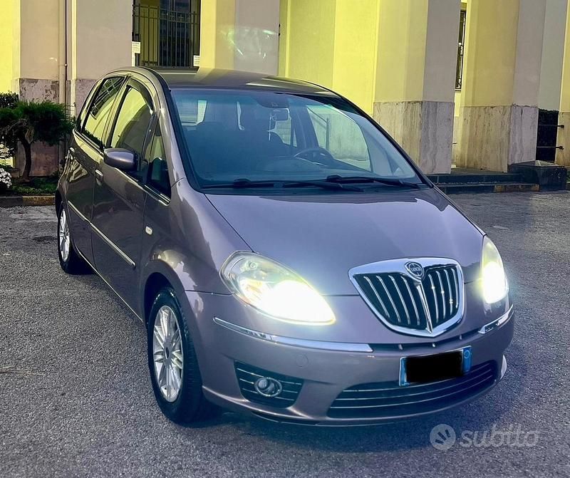 Viola Usata 2009 Lancia Musa Monovolume | 2999 € (Buon prezzo) - Immagine 1/4