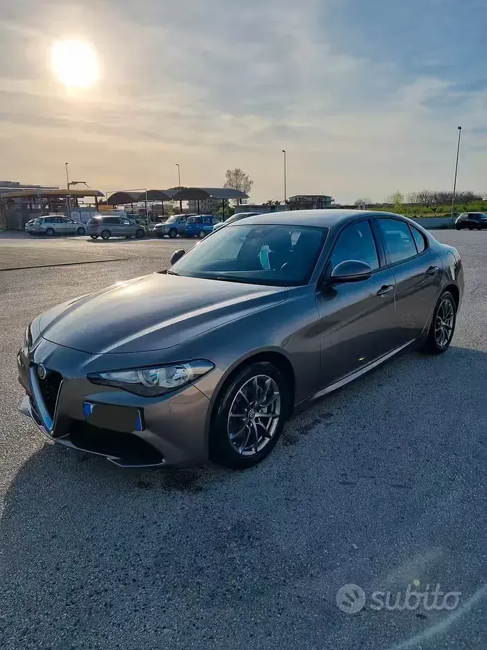 Usata Alfa Romeo Giulia 150 CV (110 kW) 2018 Berlina